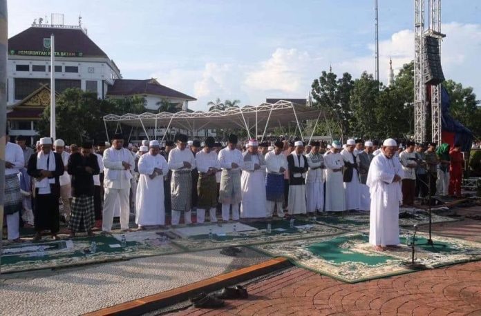 Suasana pelaksanaan Salat Idulfitri di Dataran Engkuputri, Kota Batam 2019 lalu F, Pemko Batam