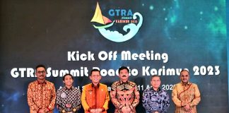 Gubernur Ansar Paparkan Empat Isu Penting yang akan Diangkat Dalam GTRA di Kepri nanti Gubernur Kepulauan Riau (Kepri) H. Ansar Ahmad hadir langsung dalam kick off di Jakarta, Selasa (11/04). Meeting tersebut untuk memberikan paparan dan gambaran kesiapan Provinsi Kepri menjadi tuan rumah GTRA Summit 2023 F,Diskominfo Kepri