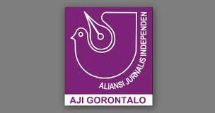 AJI Gorontalo Kecam Tindakan Kekerasan yang Dilakukan Oleh Wartawan Saat Liputan Aliansi Jurnalis Independen (AJI) Gorontalo mengecam keras tindakan kekerasan yang dilakukan oleh seorang wartawan saat melakukan liputan di sebuah perumahan di Kelurahan Wumialo, Kecamatan Kota Tengah, Kota Gorontalo, Minggu (9/4) F,AJI Gorontalo