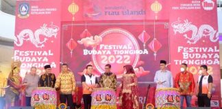 Festival Budaya Tionghoa 2023 Kembali Digelar di Jalan Merdeka 27-28 Mei Festival Budaya Tionghoa 2022 berjalan dengan sukses tahun lalu. Tahun ini Dinas Pariwisata Provinsi Kepulauan Riau Bersama Ikatan Tionghoa Muda kembali menggelar Festival Budaya Tionghoa 2023 di Jalan Merdeka, Kota Lama, pada 27-28 Mei 2023 mendatang. F,Dispar Kepri