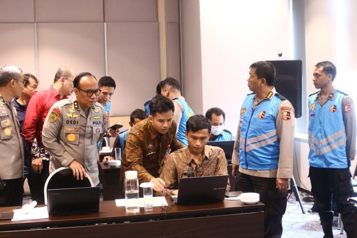 Pertama kalinya, Polri membentuk posko monitoring center CAT akademik dan psikologi. Asisten Sumber Daya Manusia (ASSDM) Polri Irjen Dedi Prasetyo mengatakan pertama kalinya, Polri membentuk posko monitoring center CAT akademik dan psikologi, Senin (29/5) F,Humas Polri