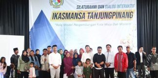 Di Hadapan Dua Mantan Gubernur Kepri dan Ikasmansa Tanjungpinang, HMR Paparkan Cara Memajukan Kota Wali Kota Batam/Kepala Badan Pengusahaan Batam H Muhammad Rudi (HMR), bersilaturahmi bersama Ikatan Alumni SMAN 1 (Ikasmansa) Tanjungpinang, di Restoran Nelayan, Seijang, Tanjungpinang, Selasa (23/5) F,Pemko Batam