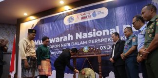 Buka Musyawarah Nasional BEM Seluruh Indonesia, Gubernur Ansar “Terimakasih dan Selamat Datang di Kepri” Gubernur Kepri H Ansar Ahmad, membuka musyawarah nasional BEM SI (Seluruh Indonesia) ke XVI di Auditorium Universitas Maritim Raja Ali Haji (UMRAH) Dompak, Senin (29/5) F,Diskominfo Kepri