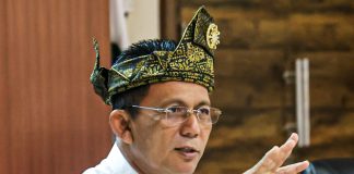 Seluruh Aset Jalan Provinsi di Kota Batam Diserahkan ke Pemko Batam Gubernur Kepulauan Riau H. Ansar Ahmad telah mengeluarkan Surat Keputusan (SK) dengan nomor 485 tertanggal 3 April 2023 tentang 'Penetapan Status Ruas Jalan Sebagai Jalan Provinsi di Provinsi Kepulauan Riau F,Diskominfo Kepri