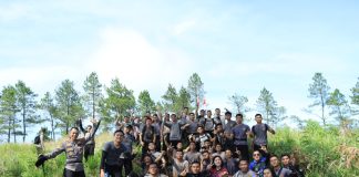 Ini Alasannya Kenapa Kapolres Samosir Sengaja Pilih Puncak Gunung Pusuk Buhit Tempat Penutupan Bintara Remaja Polres Samosir Puncak Gunung Pusuk Buhit di Kabupaten Samosir menjadi tempat kegiatan penutupan pembinaan tradisi kepada 30 Bintara Remaja Polres Kabupaten Samosir, Sabtu (20/5) F,Polres Samosir