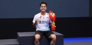 Anthony Sinisuka Ginting Juarai Badminton Asia Champions 2023 Anthony Sinisuka Ginting keluar sebagai juara tunggal putra Badminton Asia Champions 2023 setelah mengalahkan tunggal putra Singapura Loh Kean Yew dengan skor 21-12, 21-8, Minggu (30/4) F,PBSI