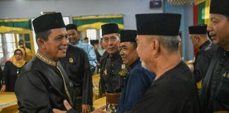 Gubernur Ansar Hadiri Halalbihalal LAM Kepri Gubernur Kepulauan Riau H. Ansar Ahmad menghadiri halalbihalal yang digelar Lembaga Adat Melayu (LAM) Provinsi Kepri di gedung LAM Provinsi Kepri, Tanjungpinang, Rabu (03/05) F, Diskominfo Kepri