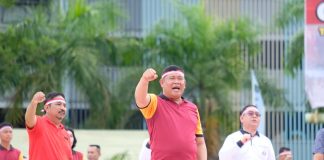 Polda Kepri Gelar Olahrag Bersama TNI, Forkominda dan Pers Kapolda Kepri Irjen Pol. Drs. Tabana Bangun saat mengikuti kegiatan olahraga bersama TNI-Polri dengan Forkopimda Provinsi Kepri, Forkopimda Kota Batam, serta Insan Pers di Alun-alun Engku Putri, Selasa (8/5) F, Polda Kepri