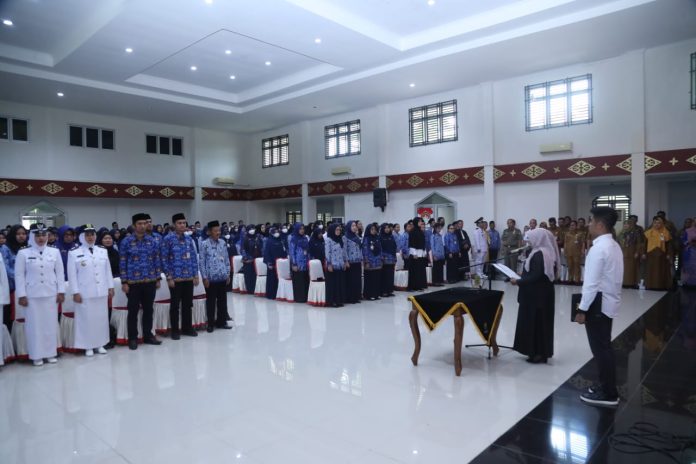 Wali Kota Tanjungpinang Hj. Rahma saat memimpin acara di aulaPemko Tanjunginang. Dari 98 jumlah pemerintah kota di seluruh Indonesia, pemerintah Kota Tanjungpinang masuk dalam lima besar pemerintah kota tipe sedang terbaik, untuk kategori elemen implementasi manajemen ASN dan pemanfaatan sistem informasi yang mencakup perencanaan kebutuhan dan mutasi pegawai F,Diskominfo Tanjungpinang.