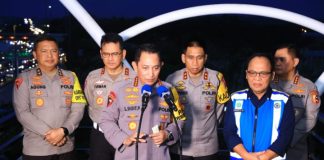 Kepercayaan Publik Terhadap Polri Bergerak Positif Survei Indikator Politika menunjukkan adanya peningkatan kepercayaan terhadap Polri oleh masyarakat. Survei yang dilakukan pada 11-17 April 2023 menujukan kepercayaan terhadap publik 73,2% f, Humas Polri