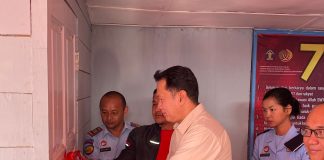 Kakanwil Kemenkumham Sumut, Imam Suyudi Resmikan Galeri Kerajinaan Warga Binaan di LP Pangururan Kepala Kantor Wilayah Kementerian Hukum dan HAM Sumatera Utara Imam Suyudi meresmikan galeri kerajinan warga binaan pemasyarakatan Lapas Kelas III Pangururan, Sabtu (20/5) F,Lapas III Pangururan