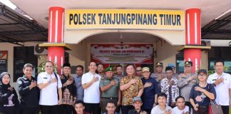 Polsek Tanjungpinang Timur Terpilih Salah Satu Nominasi Terbaik Kompolnas Awards T.A 2023 di Indonesia Tim Kompolnas melakukan penilaian nominasi Kompolnas Awards T.A 2023 di Polsek Tanjungpinang Timur Polresta Tanjungpinang, Sabtu (10/06/2023), pukul 08.10 WIB F,Polresta Tanjungpinang