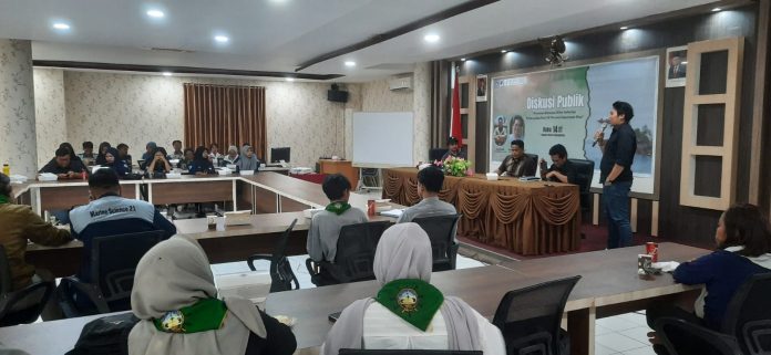 Akademisi dan jurnalis di Tanjungpinang menggelar acara diskusi publik bertajuk 