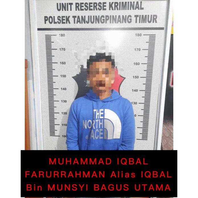 Polisi berhasil menangkap tersangka pelaku pencurian berinisial (MIF) 21 tahun, seorang pelajar/mahasiswa yang tinggal di Perumahan Bandara Asri, Kelurahan Batu IX, Kecamatan Tanjungpinang Timur, Kota Tanjungpinang F, Polresta Tanjungpinang