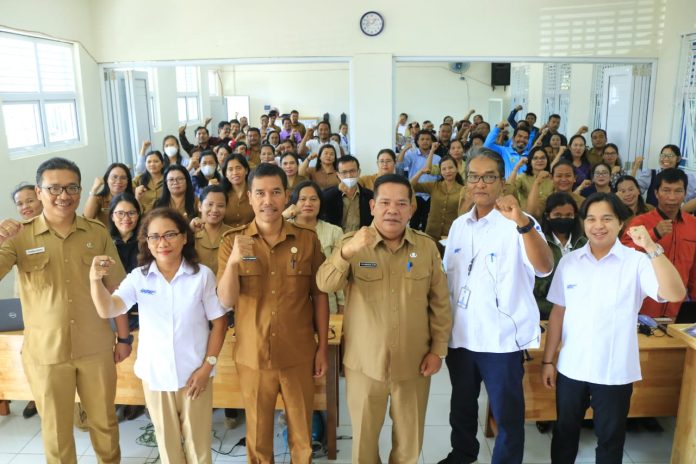 Dinas Kominfo Kabupaten Samosir bekerjasama dengan Kementerian Kominfo melalui Balai Besar Pengembangan SDM dan Penelitian (BBPSDMP) Kominfo Medan, menyelenggarakan Thematic Academy (TA) dengan skema pelatihan Aplikasi Perkantoran dan data science bagi guru dan tenaga pendidik di SMP N 2 Pangururan, Selasa (20/06) f,Diskominfo Samosir