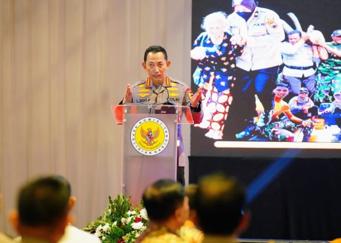 Kapolri dalam kegiatan Penganugerahan Komisi Kepolisian Nasional (Kompolnas) Award Tahun 2023, di The Sultan Hotel, Jakarta, Rabu, 21 Juni 2023, malam f, Humas Polri
