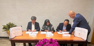 Dua Investor Korea Siap Bangun Green Industrial Park di Tanjungpinang Wali Kota Tanjungpinang, Rahma bersama investor Korea, Kim Jae Mu yang mewakili PT. BS Energy dan PT. Dredolf Indonesia melakukan kesepakatan investasi membangun Green Industrial Park di Tanjungpinang f,Diskominfo Tanjungpinang