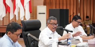 Pemko Batam akan Sampaikan Informasi ke Masyarakat Lewat PBNN Sekretaris Daerah Kota Batam, Jefridin, membuka rapat evaluasi dan koordinasi layanan informasi publik Pemerintah Kota Batam, di Aula Engku Hamidah Lantai IV Kantor Walikota Batam, Selasa (6/06) F,Pemko Batam