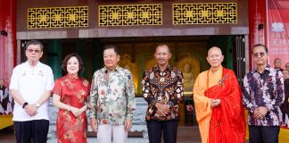 Pagoda Tertinggi di Indonesia Berada di Tanjungpinang Sekretaris Daerah Provinsi Kepulauan Riau, Adi Prihantara, mewakili Gubernur Ansar Ahmad menghadiri peresmian Pagoda Sata-Saharsa Buddha di Vihara Avalokitesvara Graha, KM 14, Tanjungpinang, Sabtu (8/7) f,diskominfo kepri