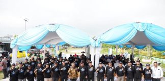 Jangan Buang Sampah di Parit dan Sungai, Sekda Jefridin :Spring Bed Pun Pernah Didapati di Selokan Penanaman pohon dan dan susur sungai dilakukan di lingkungan Sungai Pelunggut Kecamatan Sagulung, Kamis (27/07) f,Pemko Batam