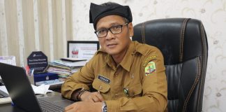 Turun Signifikan, Angka Kemiskinan Ekstrem di Tanjungpinang Tinggal 546 KK Kepala Dinas Komunikasi dan Informatika Kota Tanjungpinang Teguh Susanto, mengatakan hasil verifikasi dan validasi terhadap kepala keluarga (KK) dari data desil 1 dan desil 2, data kemiskinan ekstrem di Kota Tanjungpinang turun dari 6.290 KK menjadi hanya 546 KK f,Diskominfo Tanjungpinang