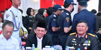 Syukuran Hari Bhayangkara ke-77, Gubernur Ansar Ajak Pertahankan Kolaborasi Pemda dan Polri Gubernur Kepulauan Riau, H. Ansar Ahmad menghadiri upacara dan syukuran Hari Bhayangkara ke-77 yang digelar di Lapangan Bhayangkara Polda Kepulauan Riau, Batam, Sabtu (1/7) f,Diskominfo Kepri