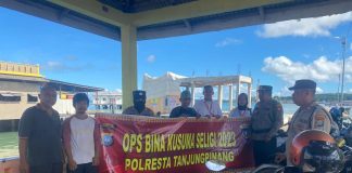 Operasi Bina Kusuma Seligi 2023 Polresta Tanjungpinang, Sambangi Masyarakat di Tanjungpinang Polresta Tanjungpinang melakukan kegiatan penyuluhan dan himbauan dilakukan di Pelantar 1 yang merupakan lokasi penambangan boat, serta Vihara Guna Wijaya di Jalan Ir Sutami, Tanjungpinang. Sabtu (15/7) f, Polresta Tanjungpinang