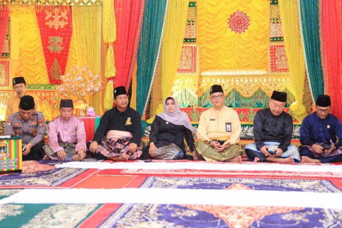 Walikota Tanjungpinang, Rahma saat menghadiri Tabligh Akbar yang digelar Lembaga Adat Melayu (LAM) Kota Tanjungpinang di Gedung LAM Kota Tanjungpinang, Jalan Haji Agus Salim, Jumat (21/7) f,Pemko Tanjungpinang