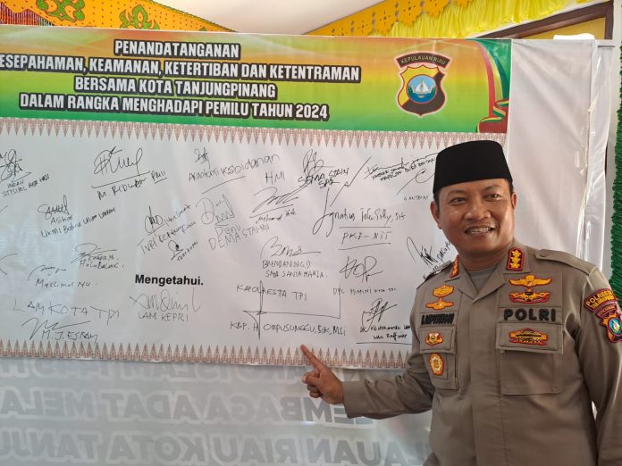 Kapolresta Tanjungpinang, Kombes Pol H. Ompusunggu, menjadi narasumber dalam acara 