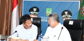 HMR Sukses Membangun Batam, Wali Kota Solok Datang Belajar Minta Kiat Sukses Wali Kota Batam H Muhammad Rudi (HMR), bertemu Wali Kota Solok Zul Elfian Umar, di Aula Embung Fatimah, Lantai IV, Kantor Wali Kota Batam, Batamcenter, Kamis (27/7) f, Pemko Batam