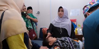 200 Orang Ikuti Sunatan Massal Gratis di Puskesmas Batu 10 Dinas Kesehatan, Pengendalian Penduduk, dan Keluarga Berencana Kota Tanjungpinang menggelar sunatan massal gratis di Puskesmas Batu 10, Kota Tanjungpinang, Kepulauan Riau, Minggu (2/7) f,Pemko Tanjungpinang