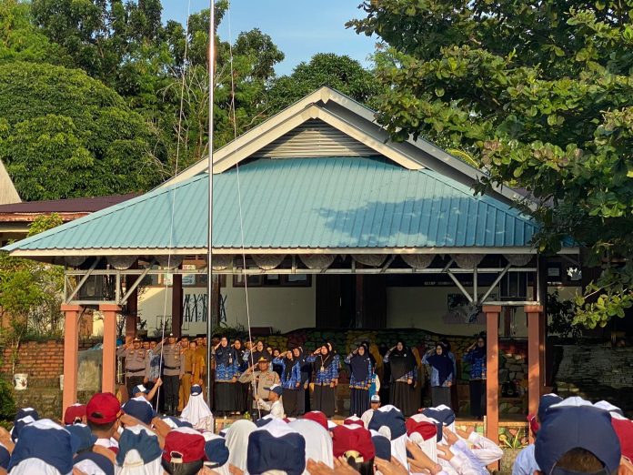 Polresta Tanjungpinang Laksanakan Penyuluhan dan Sosialisasi Bahaya Narkoba dan obat obatan terlarang di SMPN 4 Tanjungpinang, Kamis (27/7) f,Polresta Tanjungpinang