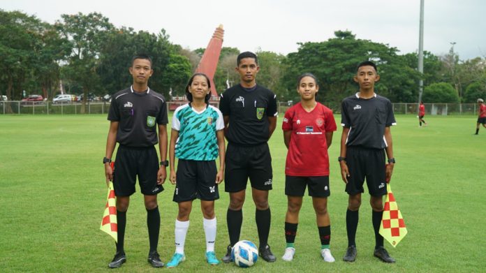 Tim U-19 Wanita melakoni laga uji coba ketiga, melawan tim Pra PON Lampung di Stadion Atletik, Palembang, Sabtu (1/7) f,PSSI
