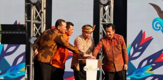 Menkominfo Budi Arie : Pemerintah Akan Tingkatkan Perhatian Penyiaran di Perbatasan Menteri Komunikasi dan informatika RI Budi Arie Setiadi menutup rangkaian peringatan Hari Penyiaran Nasional (Harsiarnas) ke-90 di Provinsi Kepulauan Riau yang berlangsung 10 sampai dengan 12 Agustus 2023 di Panggung Utama Plaza Lagoi Bay, Kabupaten Bintan, Sabtu (12/08) f,Diskominfo Kepri