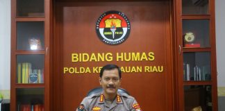 23 Personel Polda Kepri Dilakukan Alih Tugas Jabatan dan Mutasi Kabid Humas Polda Kepri Kombes.Pol. Zahwani Pandra Arsyad mengatakan terdapat 32 personel Polda Kepri dan Polres jajaran dilakukan alih tugas jabatan dan mutasi, Sabtu (12/08) f,Polda Kepri