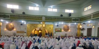 Wali Kota Rahma : Anggota BKMT Jangan Mau Dipecah Belah Karena Politik Pemko Tanjungpinang menggelar Gebyar Milad ke-42 Badan Kontak Majelis Taklim (BKMT) Kota Tanjungpinang, yang dilaksanakan di Masjid Agung Al-Hikmah, Sabtu (19/8/2023) f,diskominfo Tanjungpinang