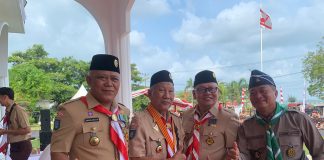 Wakil Wali Kota Tanjungpinang, Endang Dapat Penghargaan Dharma Bakti Ketua Kwartir Cabang (Kwarcab) Tanjungpinang, H.Endang Abdullah, mendapatkan penghargaan Dharma Bakti pada peringatan Hari Pramuka Ke-62 tingkat Provinsi yang di gelar di Gedung Daerah Tanjungpinang, Senin (14/08) f,diskominfo Tanjungpinang