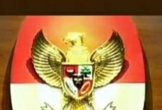 Ditetapkan Tersangka, Den Yealta Hadiri Pemeriksaan di Gedung Merah Putih KPK KPK telah menetapkan Mantan Kepala Badan Pengusahaan (BP) Kawasan Perdagangan Bebas dan Pelabuhan Bebas Bintan wilayah Kota Tanjungpinang, Den Yealta, Jumat (11/8). Den Yealta ditetapkan tersangka dalam perkara dugaan Tindak Pidana Korupsi (TPK) terkait pengaturan barang kena Cukai dalam pengelolaan Kawasan Perdagangan Bebas dan pelabuhan bebas Tanjung Pinang tahun 2016 s/d 2019 f,ilustrasi