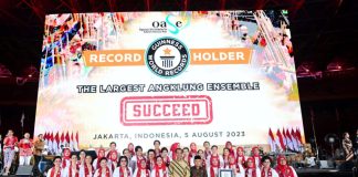 Pecahkan Rekor Dunia, Pagelaran Angkulung di GBK Kalahkan Pagelaran di Monumen Washington, Washington D.C., Amerika Serikat Tahun 2011 Pemecahan Rekor Dunia Pergelaran Angklung, di Stadion Utama GBK, Jakarta, Sabtu (05/08/2023). (Foto: BPMI Setpres)