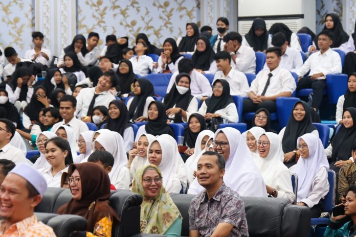 Hari ini, Senin (4/9), merupakan kuliah perdana bagi mahasiswa-mahasiswi Fakultas Kedokteran (FK) Universitas Maritim Raja Ali Haji (UMRAH) f,diskominfo Kepri