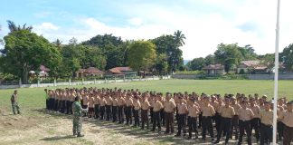 Cegah Anak Sekolah Terlibat Hal Negatif, Babinsa Koramil 26/Palipi KODIM 0210 Tapanuli Utara Lakukan Pembinaan Mental Siswa Siswi SMKN 1 Palipi Babinsa Koramil 26/Palipi KODIM 0210 Tapanuli Utara menggelar pembinaan mental terhadap siswa-siswi SMKN 1 Palipi, Sabtu (9/9) f,BI