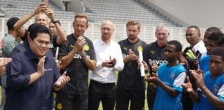 Legenda Borussia Dortumund Beri Coaching Clinic Kepada Anak-Anak Papua Ketua Umum PSSI Erick Thohir mengapresiasi coaching clinic yang diberikan di Stadion Madya, Gelora Bung Karno, Jakarta, Jumat (8/9) f,pssi