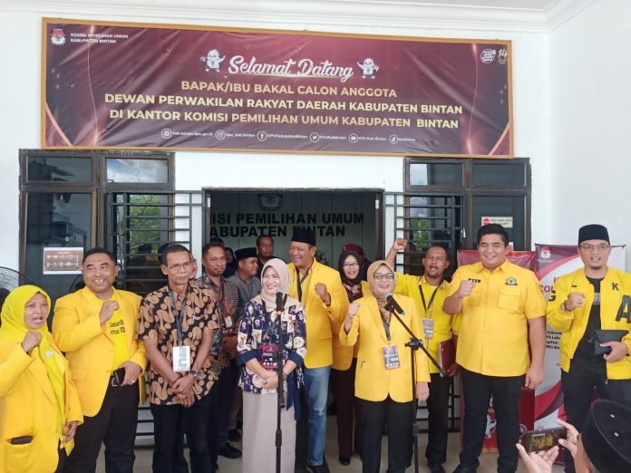 Elyza Riani menjadi salah satu bakal calon legislatif yang sudah mendaftar dari partai Golkar Bintan F,kepridays