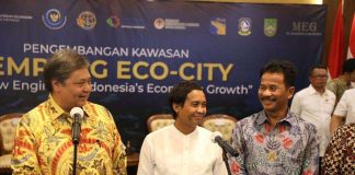 Pengembangan Rempang Eco-City Masuk Program Strategis Nasional tahun 2023 Menko Bidang Perekonomian RI, Airlangga Hartarto saat mengunjungi Batam. Kepala Biro Humas Promosi dan Protokol BP Batam, Ariastuty Sirait, mengatakan sesuai arahan Menko, pengembangan Pulau Rempang masuk dalam daftar Program Strategis Nasional. Besar harapan, program ini bisa memberikan dampak positif terhadap pertumbuhan ekonomi Kepri, khususnya Kota Batam f, Pemko Batam