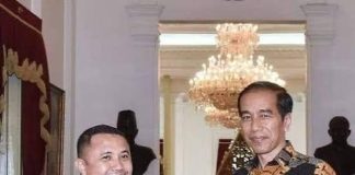 Terjawab! Ternyata, Ada Negara yang Tak Suka Mendengar ada Investasi di Rempang Tenaga Ahli Menteri Investasi Rizal Calvary Marimbo saat bersalaman dengan Presiden Jokowi f,ist