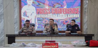 Satresnarkoba Polres Karimun Amankan 3.947 Butir Pil Ekstasi Wakapolres Karimun Kompol Herie Pramono, dalam konferensi pers dilantai dua gedung catur prasetya, Rabu (27/9). Personil Sat Resnarkoba Polres Karimun menangkap satu orang laki laki inisial IL (42) warga Kecamatan Kundur Barat, Kabupaten Karimun, Kamis (21/9) f, Polres Karimun