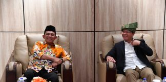 Kepada Utusan Khusus Presiden, Ansar Sebut Pengentasan Kemiskinan di Kepri Terus Mengalami Perbaikan Gubernur Kepri Ansar Ahmad menggelar pertemuan dengan Utusan Khusus Presiden (UKP) Bidang Kerjasama Pengentasan Kemiskinan dan Ketahanan Pangan Muhammad Mardiono di Graha Kepri Kota Batam, Sabtu (2/9) f,diskominfo Kepri