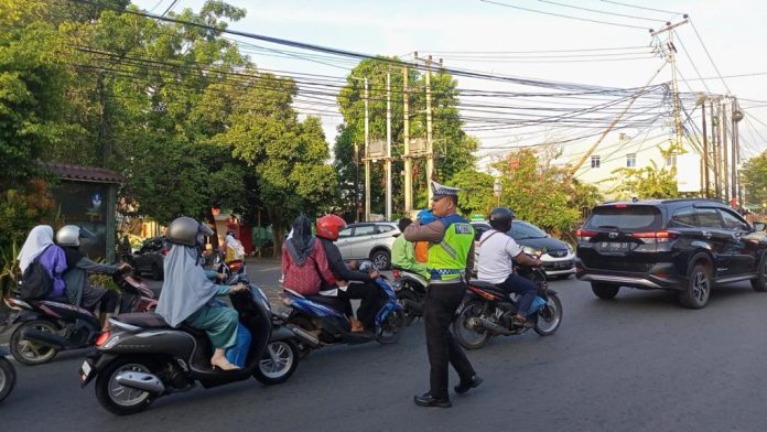 Ditlantas Polda Kepri berhasil tilang 1.467 pelanggaran hingga hari ke-7 Operasi Zebra Seligi 2023 f,Polda Kepri