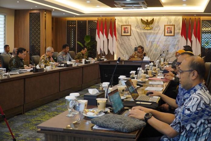 Menteri Koordinator Bidang Perekonomian Airlangga Hartarto mengatakan, rencana Pengembangan Kawasan Pulau Rempang ini diharapkan dapat berjalan sesuai target F,Pemko Batam