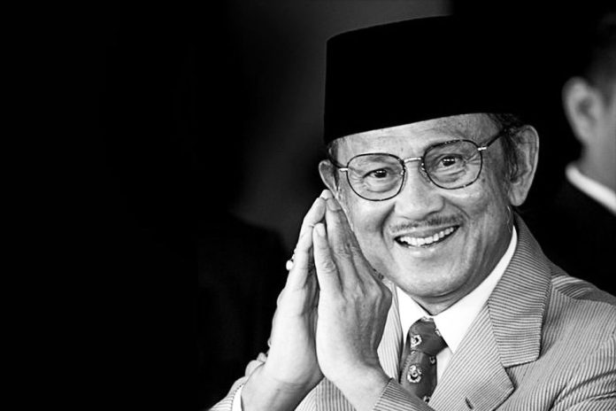Mantan Presiden Indonesia Alm B.J Habibie f,ist